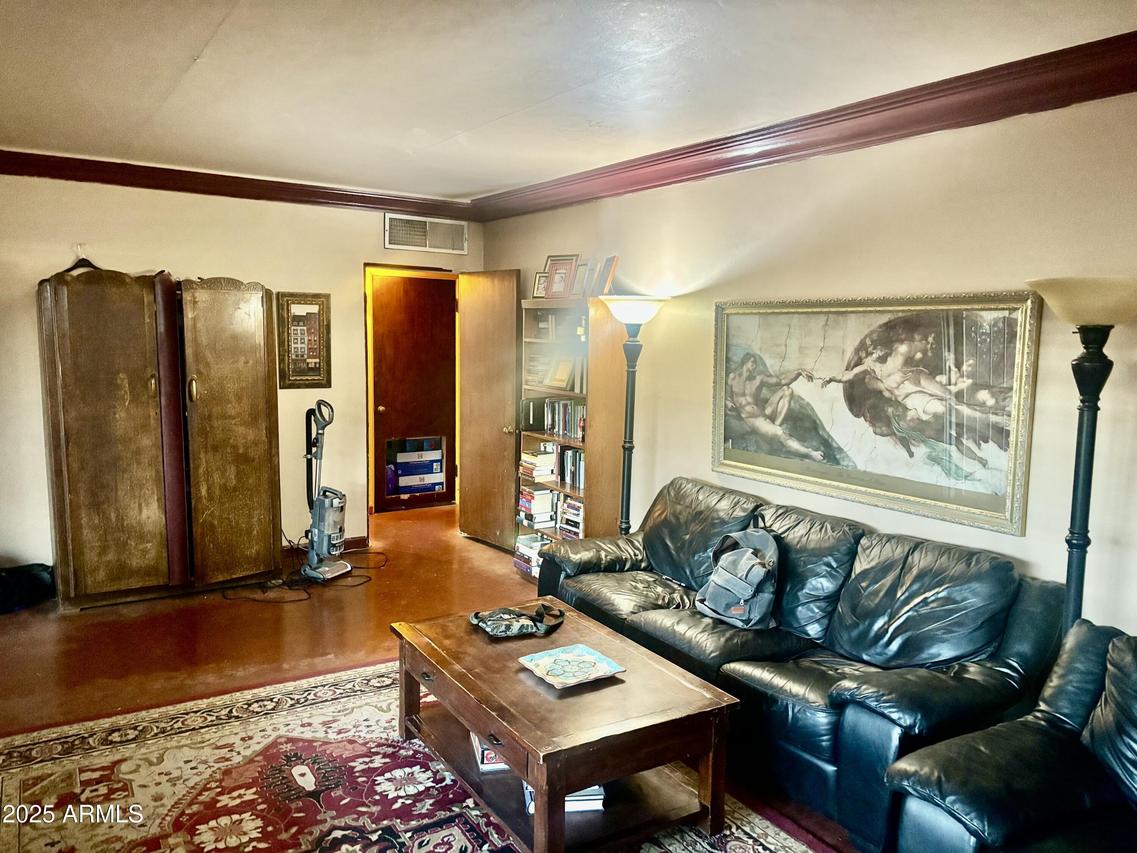 532 E Cheery Lynn Rd., Phoenix, AZ 85012