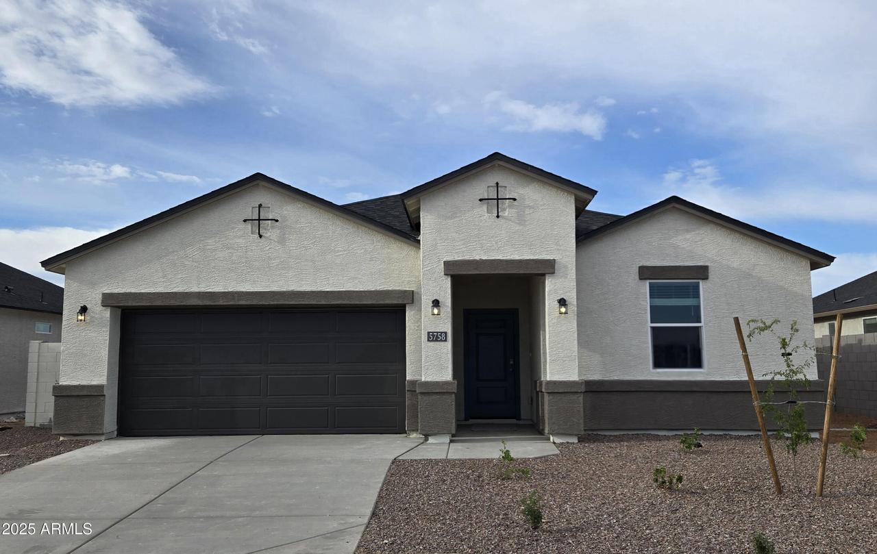 5758 E Smeaton Pl., San Tan Valley, AZ 85140