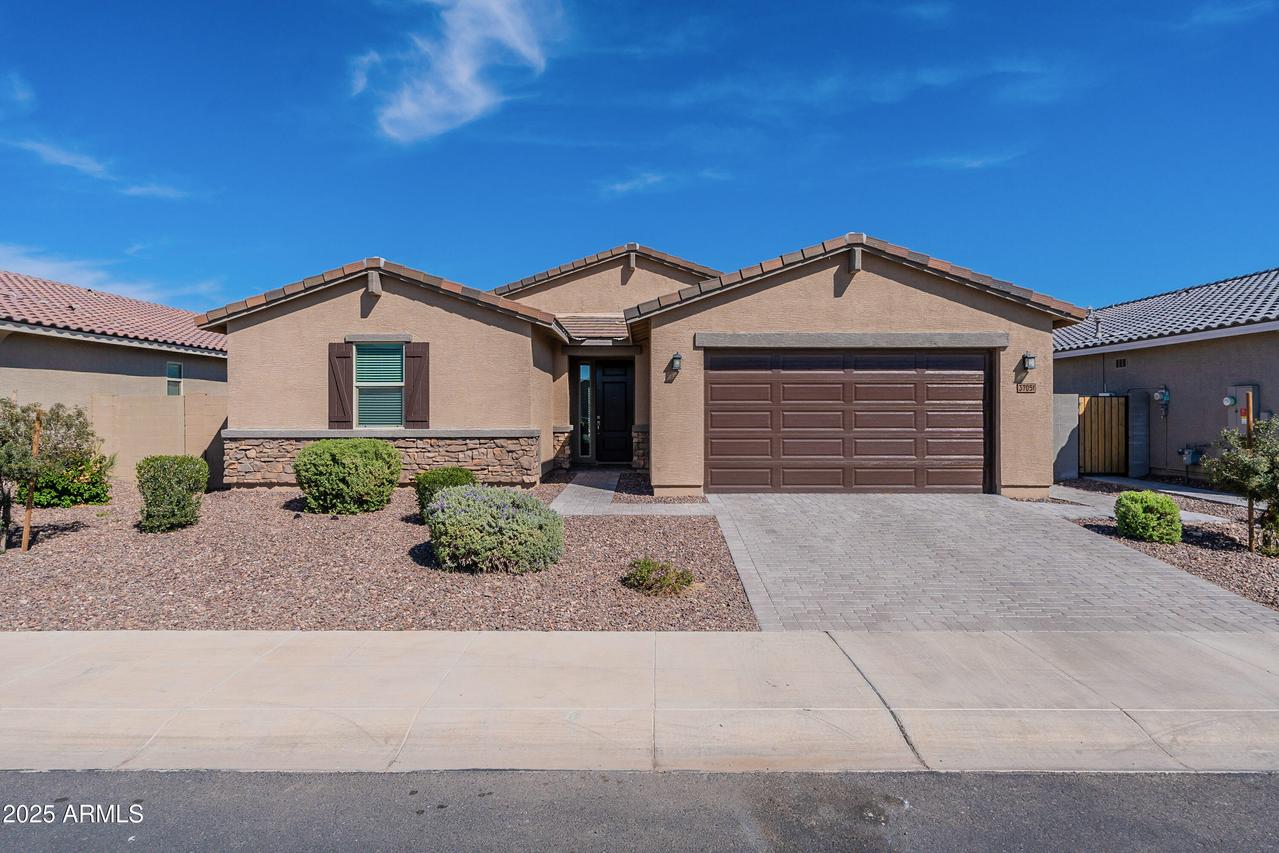 37051 N Rhinelander Dr., San Tan Valley, AZ 85140