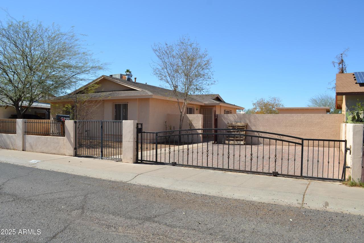 5244 S 48th St., Phoenix, AZ 85040