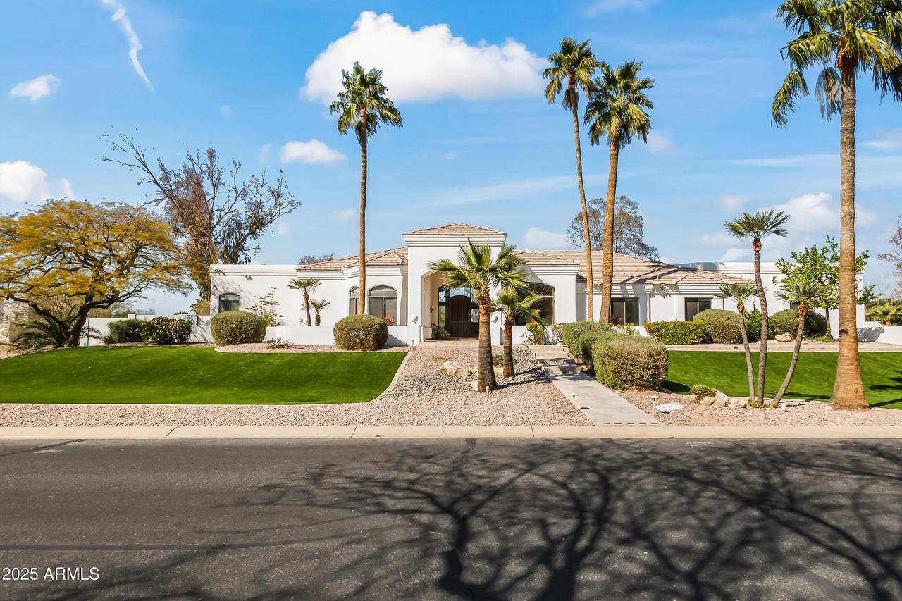 6700 E Caron Dr., Paradise Valley, AZ 85253