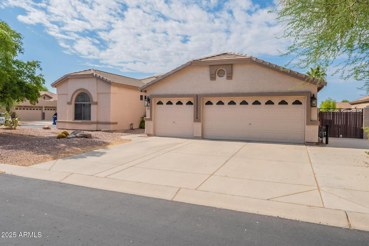 9821 E Glencove St., Mesa, AZ 85207