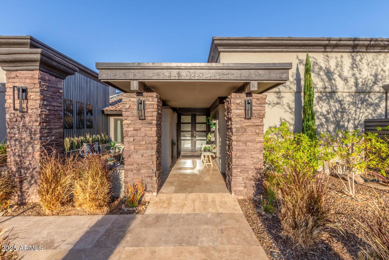 9515 N 47th St., Phoenix, AZ 85028