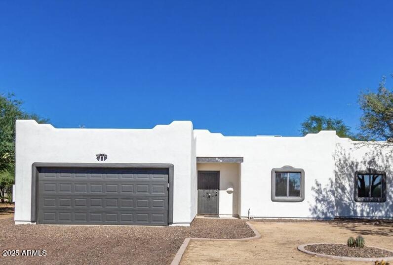 820 E Maddock Rd., Phoenix, AZ 85086