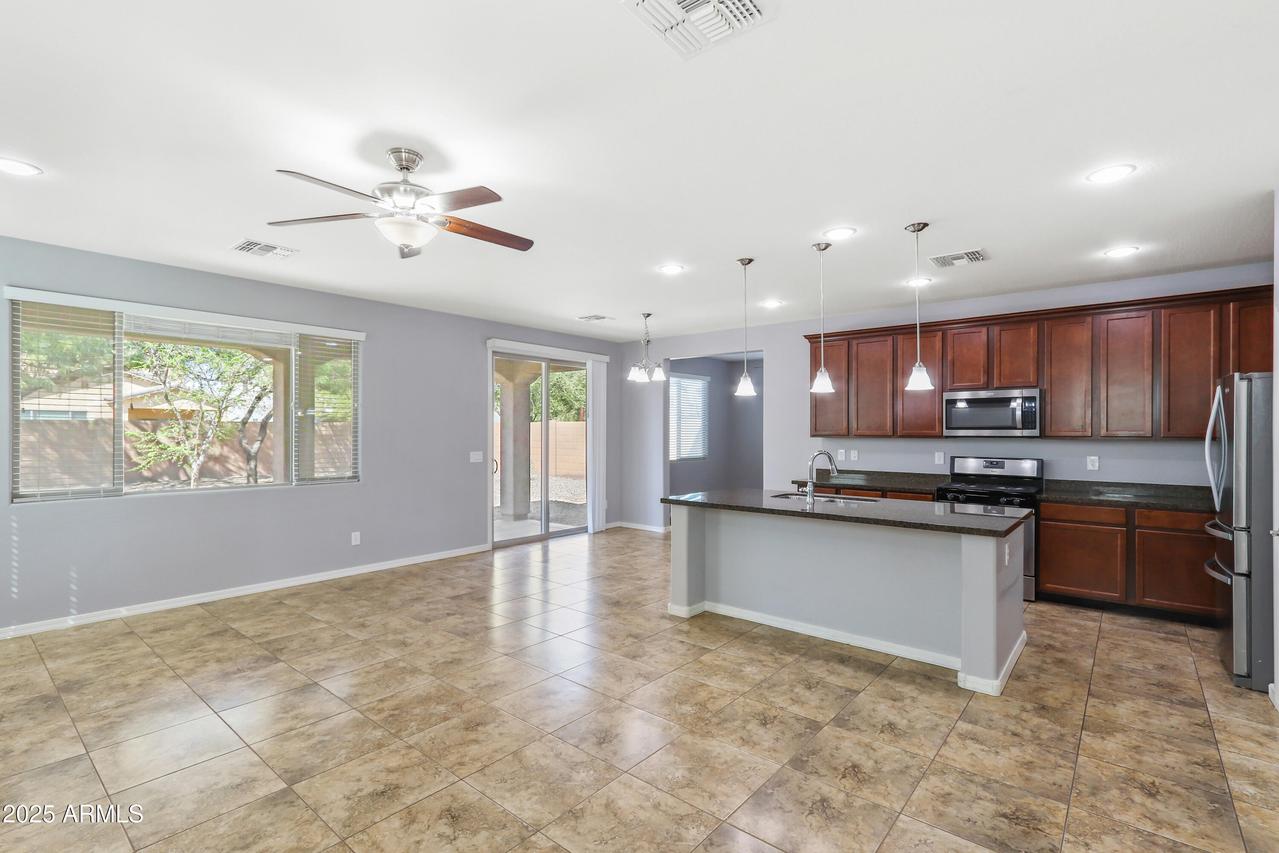 21354 N Denver Ct., Maricopa, AZ 85138