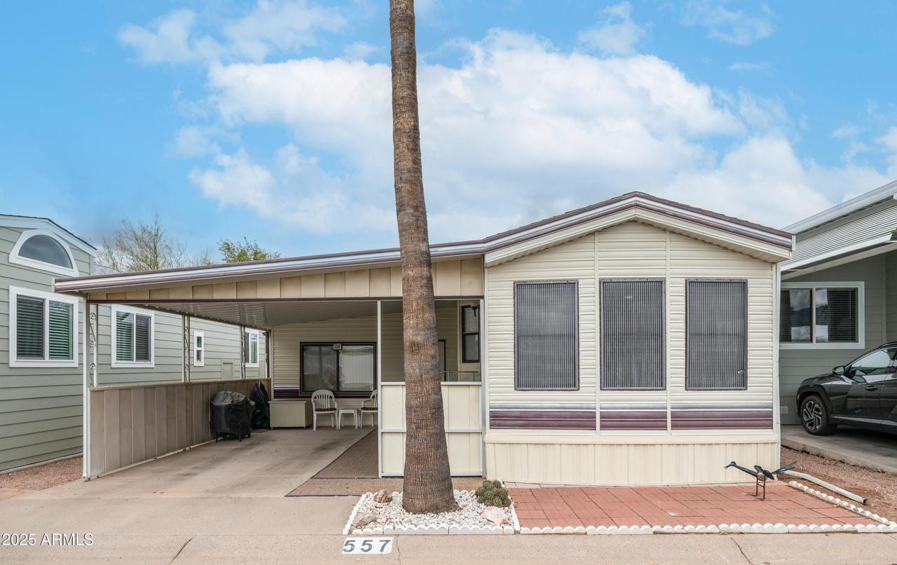 557 Rock Hound Dr., Apache Junction, AZ 85119