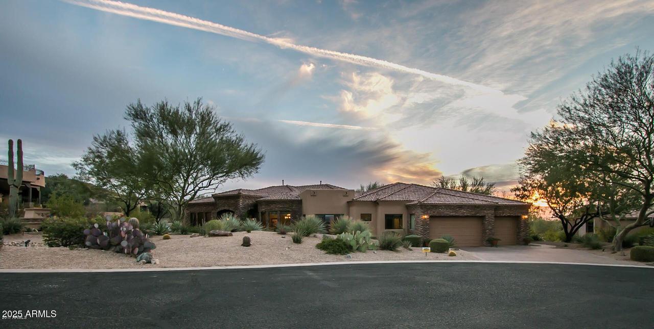 7013 E Summit Trail Cir., Mesa, AZ 85207