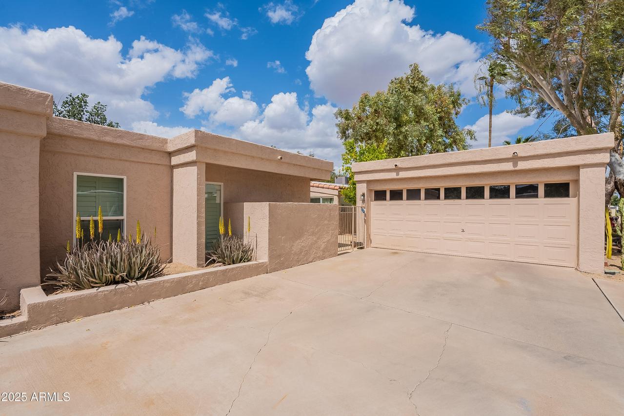 14266 N 2nd Ave., Phoenix, AZ 85023