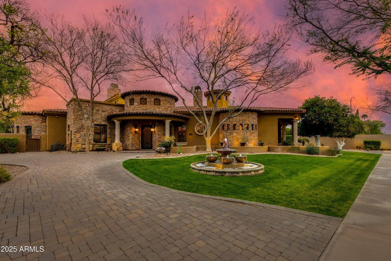 2005 N Pomelo St., Mesa, AZ 85215