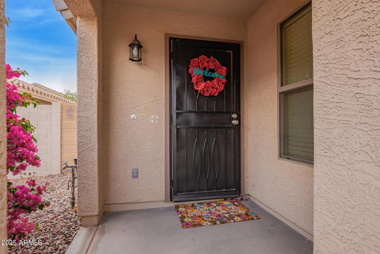959 W Desert Hills Dr., San Tan Valley, AZ 85143