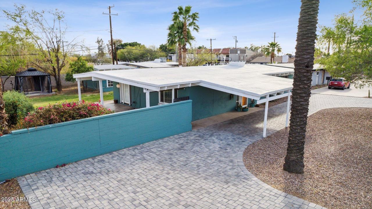 1009 E Bethany Home Rd., Phoenix, AZ 85014