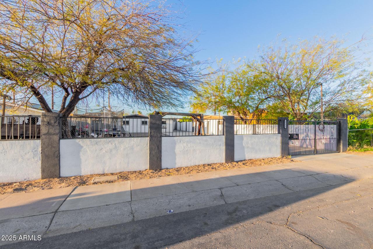 1506 E Marguerite Ave., Phoenix, AZ 85040