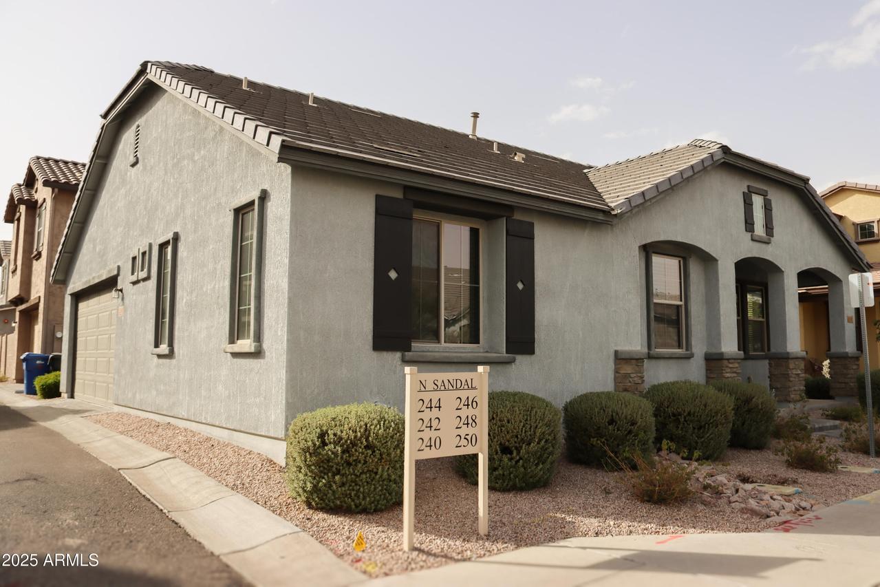 250 N Sandal, Mesa, AZ 85205
