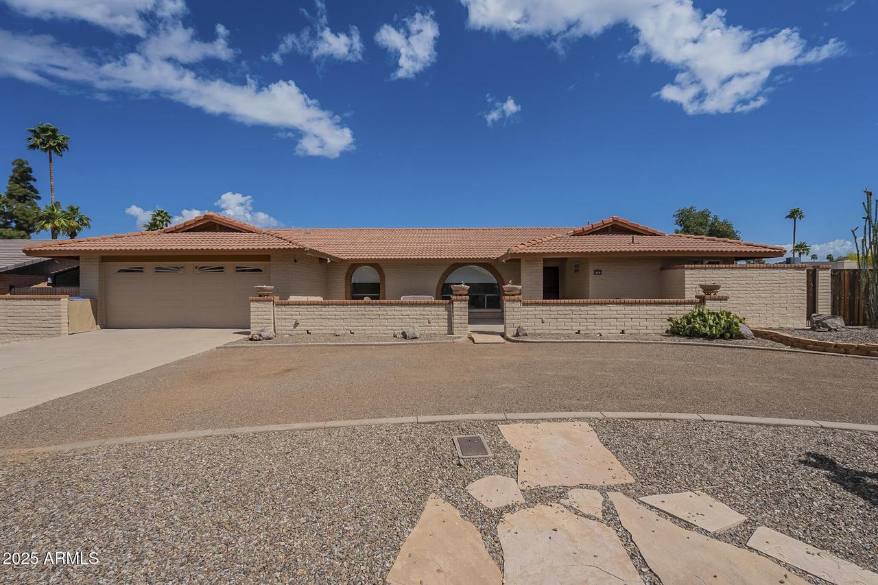 218 E Caribbean Ln., Phoenix, AZ 85022