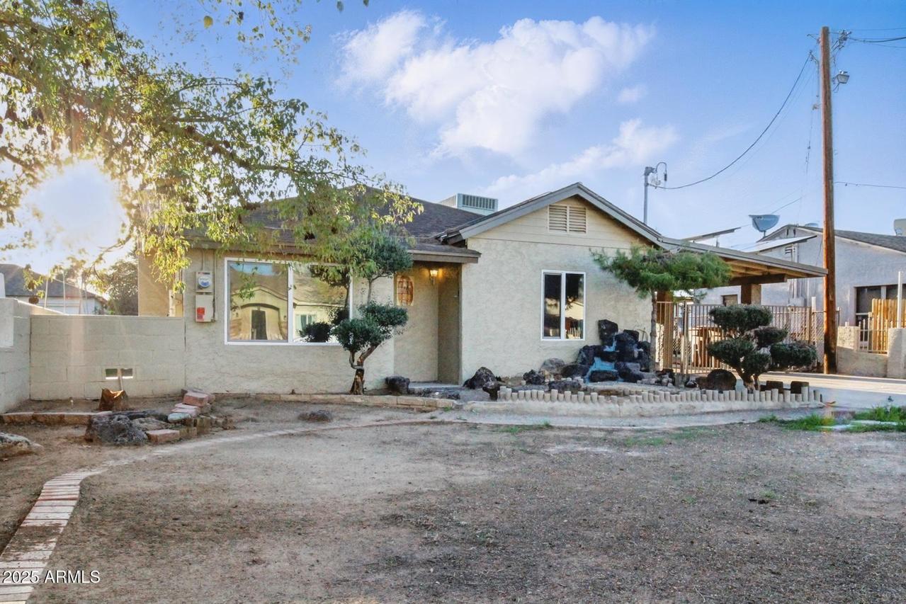 10712 N 80th Dr., Peoria, AZ 85345