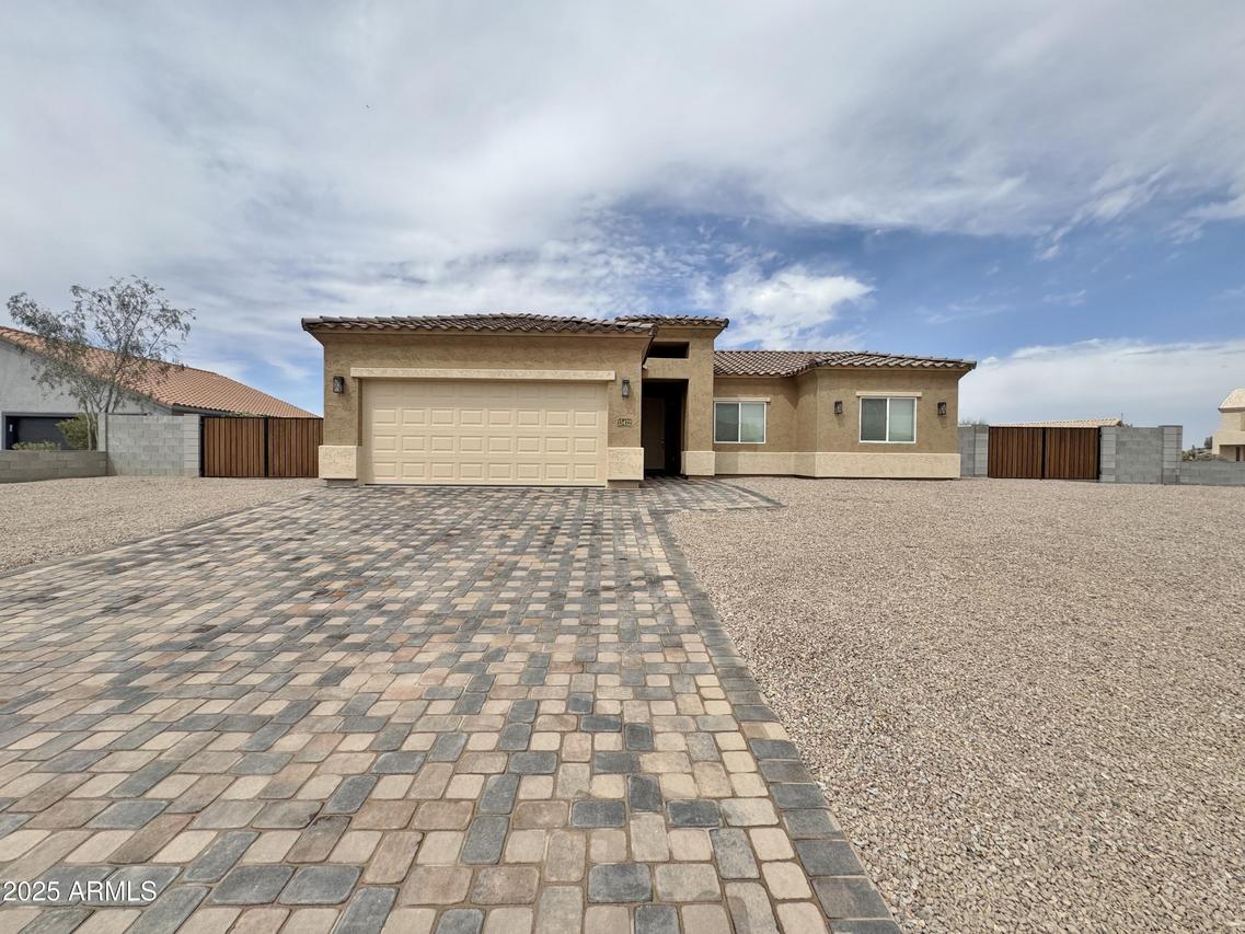 15422 S Sequoia Cir., Arizona City, AZ 85123