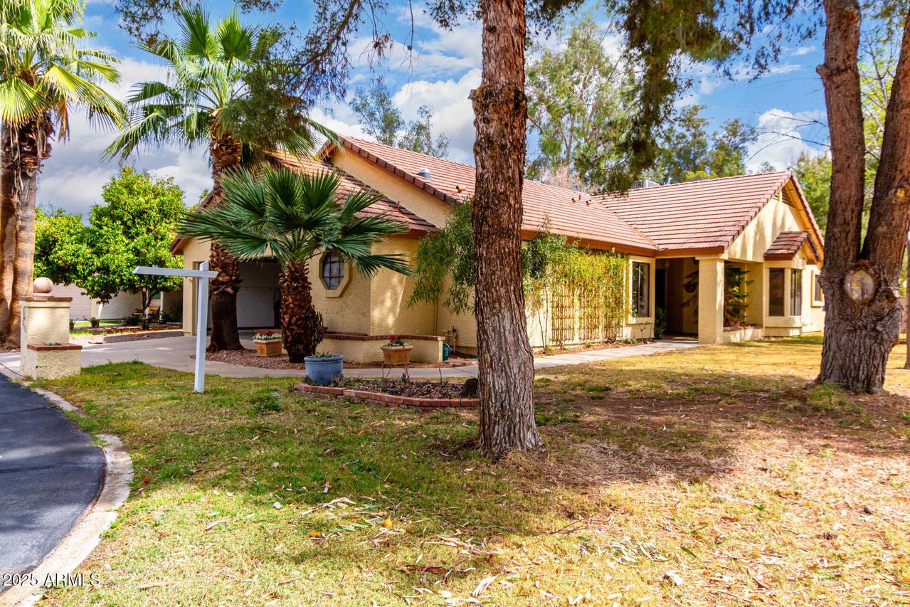 655 W Port Au Prince Ln., Phoenix, AZ 85023