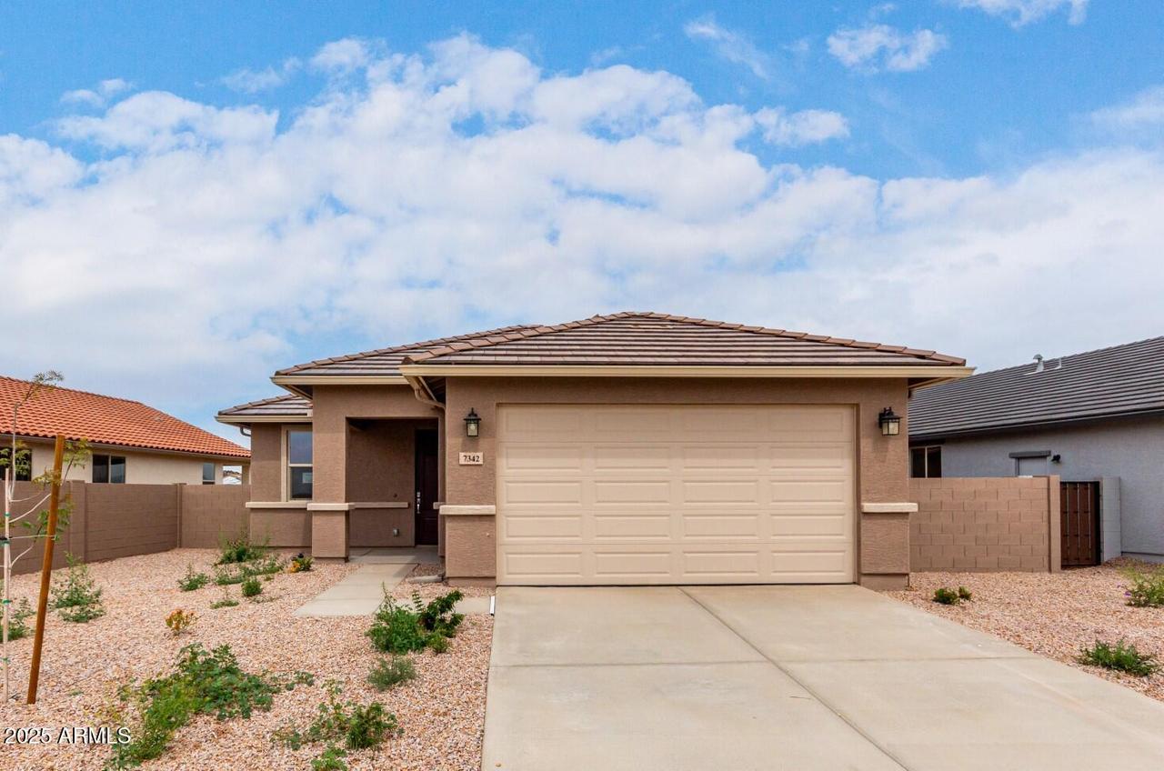 7342 E Hackamore Ln., San Tan Valley, AZ 85143