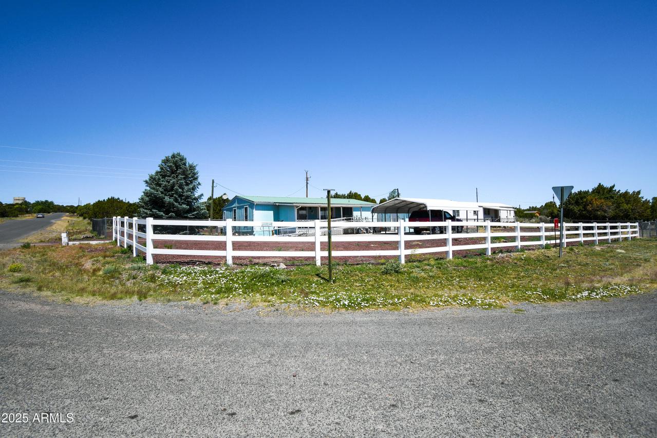 61 Evergreen Lane Ln., Concho, AZ 85924