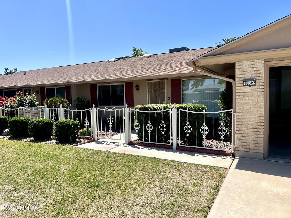 10327 W Prairie Hills Cir., Sun City, AZ 85351