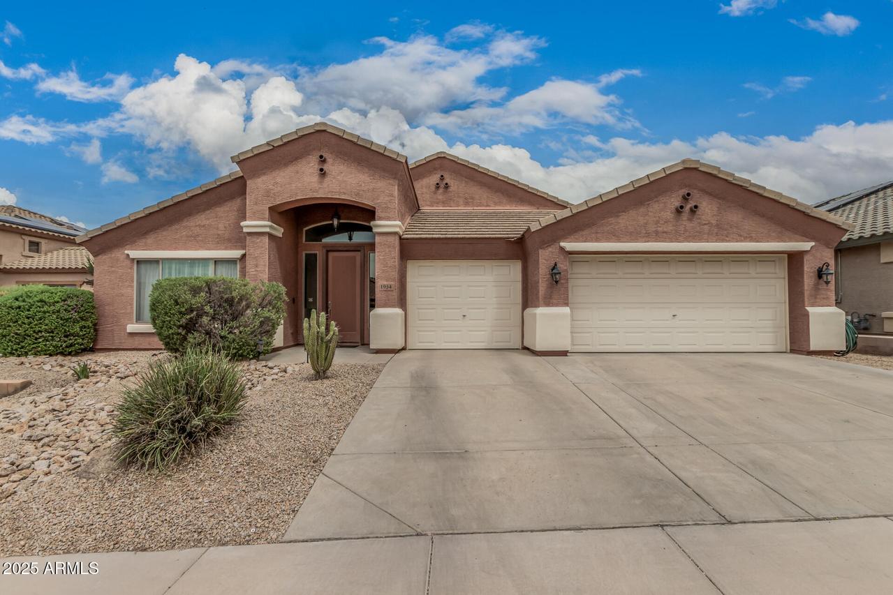 1934 W Morning Vista Ln., Phoenix, AZ 85085