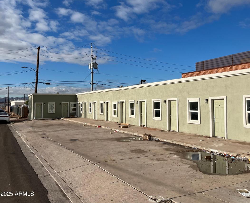 3239 E Van Buren St., Phoenix, AZ 85008