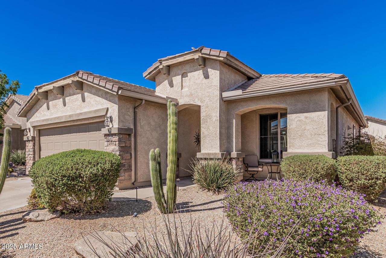 208 W Lantern Way, San Tan Valley, AZ 85143