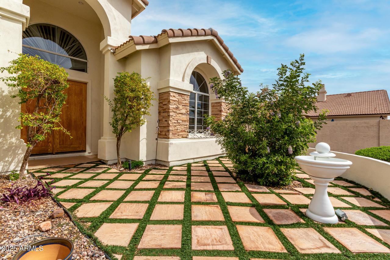 3110 E Desert Flower Ln., Phoenix, AZ 85048