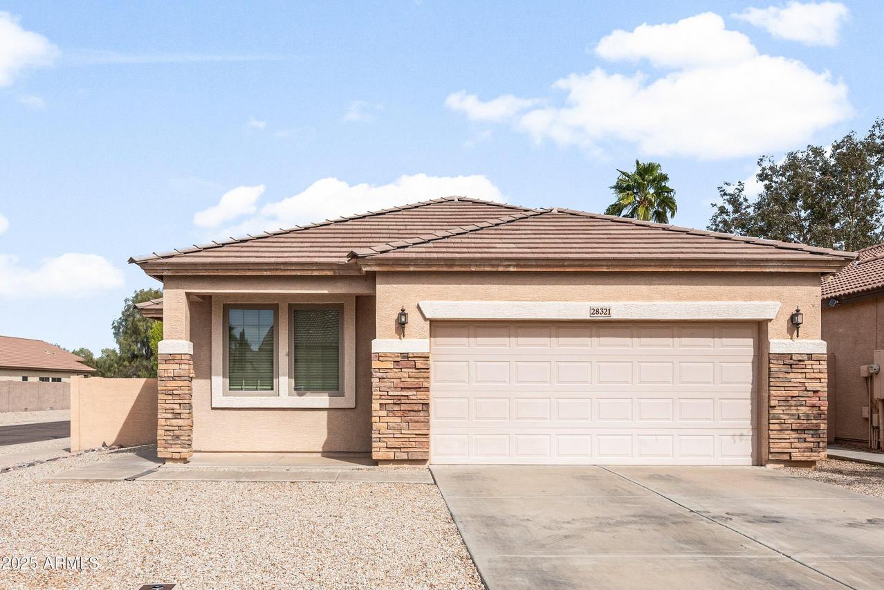 28321 N Zircon Dr., San Tan Valley, AZ 85143