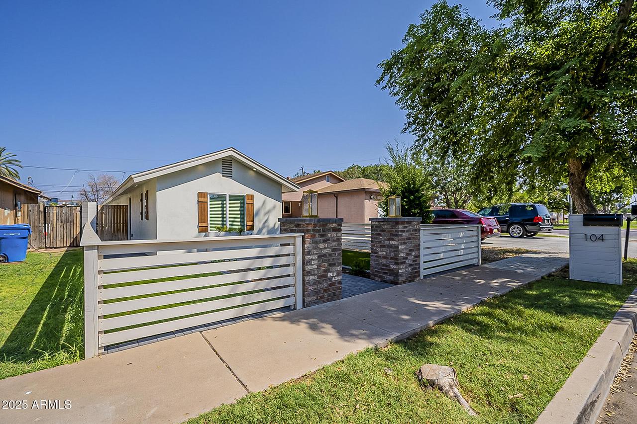104 W Park Ave., Gilbert, AZ 85233