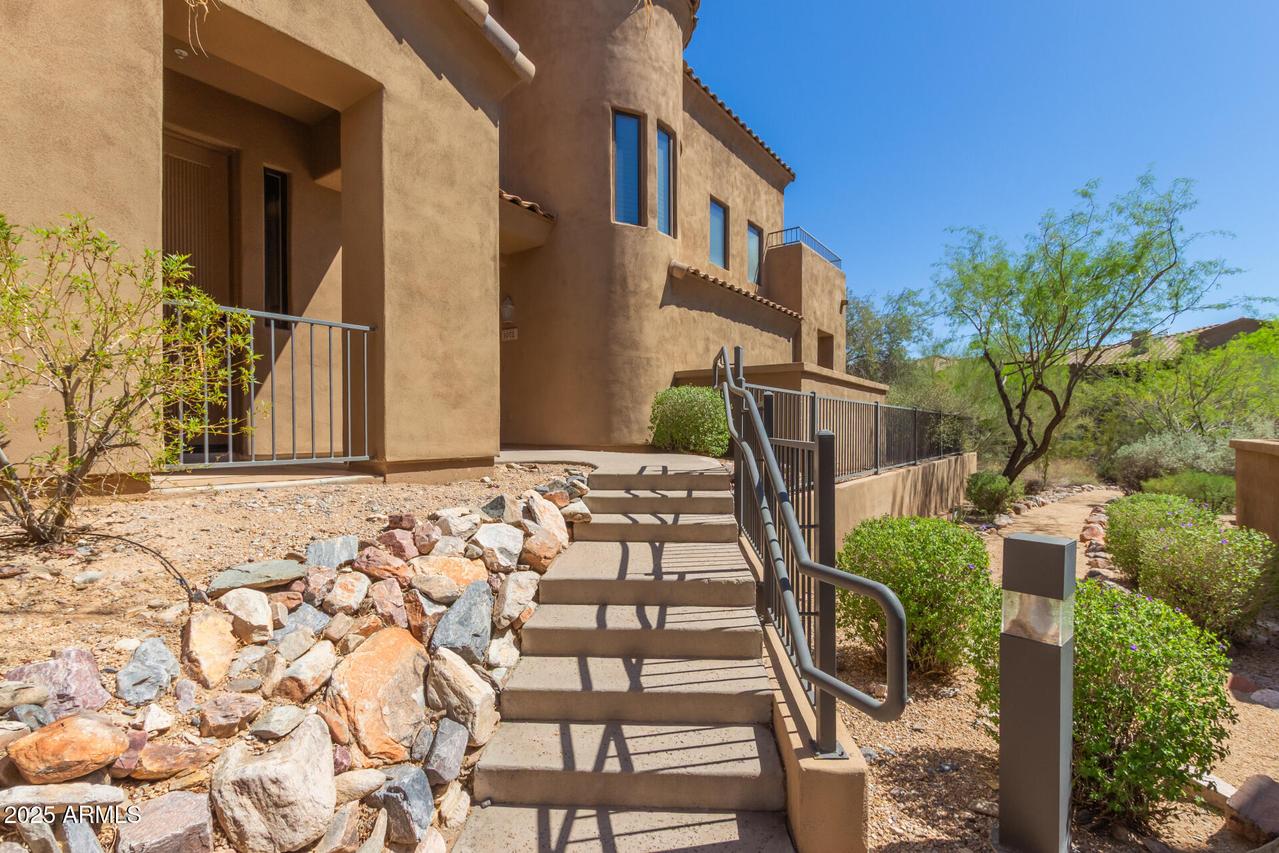 16600 N Thompson Peak Pkwy. #1072, Scottsdale, AZ 85260