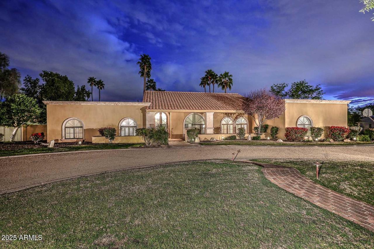10365 E Paradise Dr., Scottsdale, AZ 85260