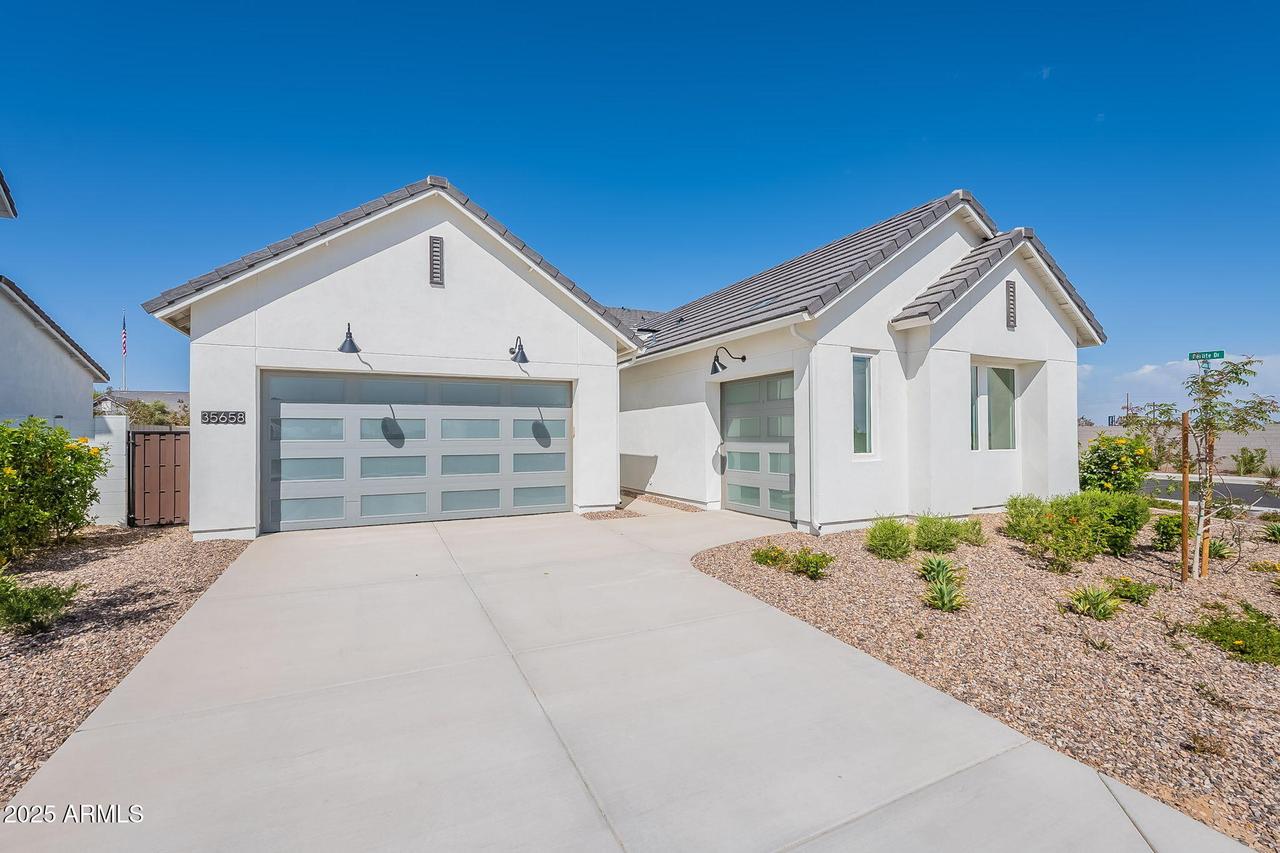35658 N Lodestone Dr., San Tan Valley, AZ 85144