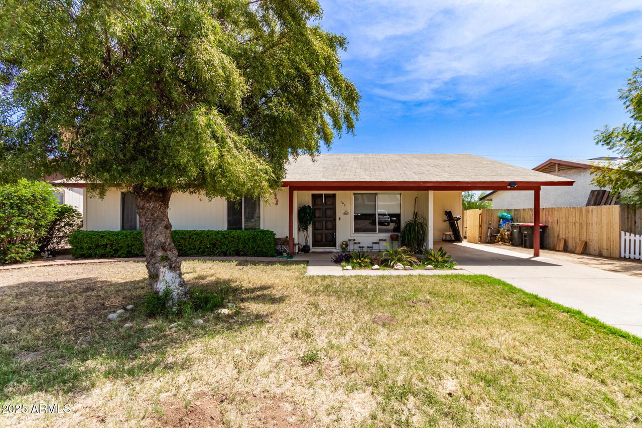 169 Peretz Cir., Morristown, AZ 85342