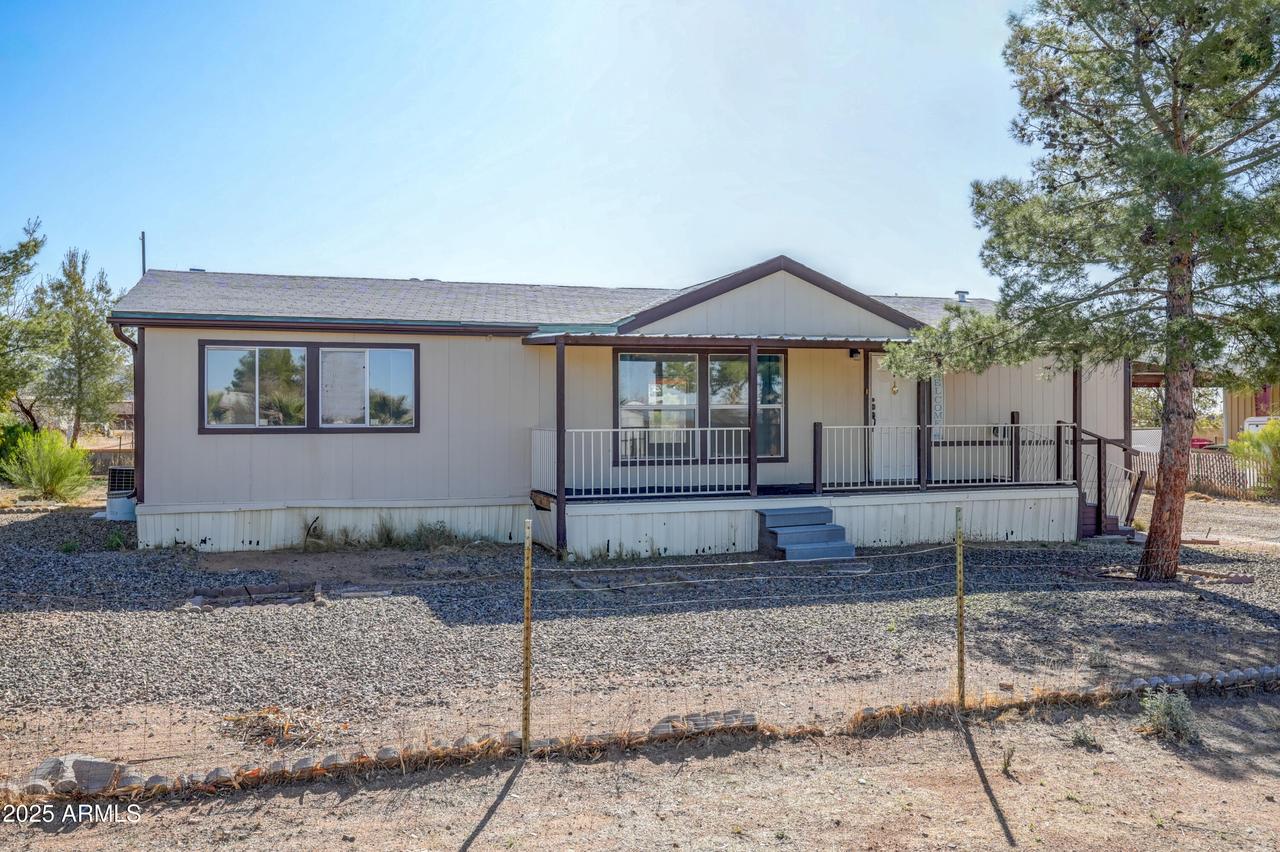 26707 N Hillward St., Congress, AZ 85332