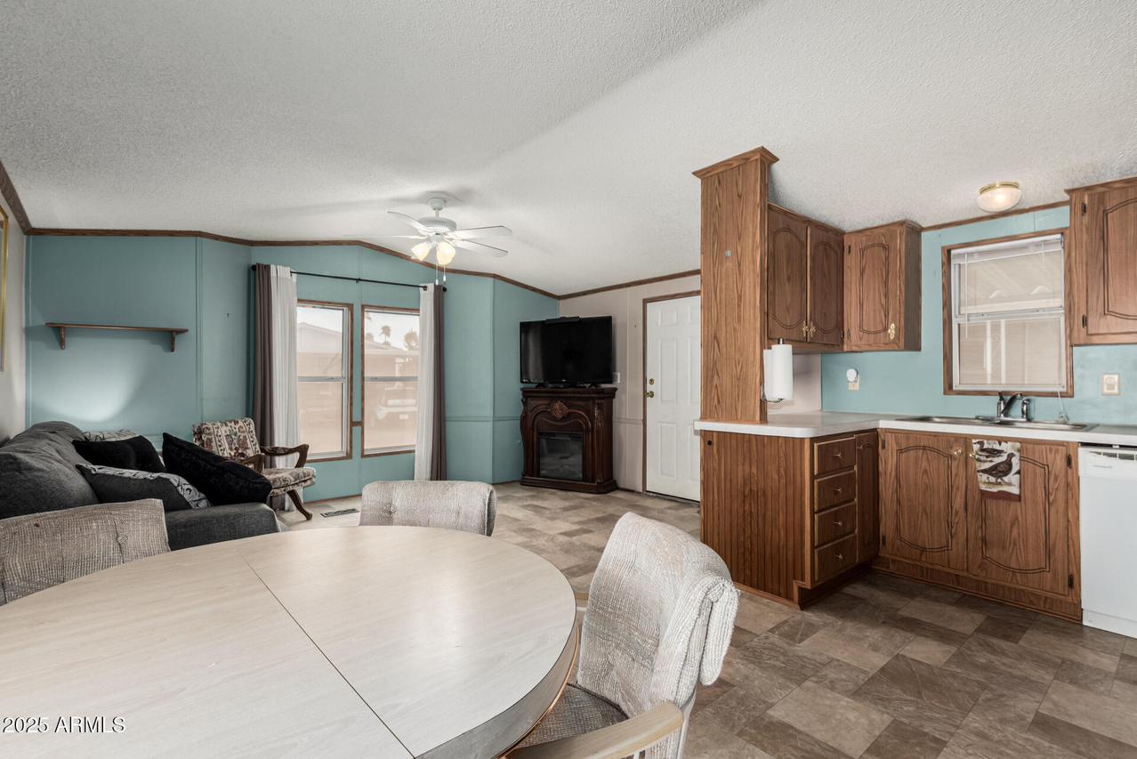 301 S Signal Butte Rd. #216, Apache Junction, AZ 85120