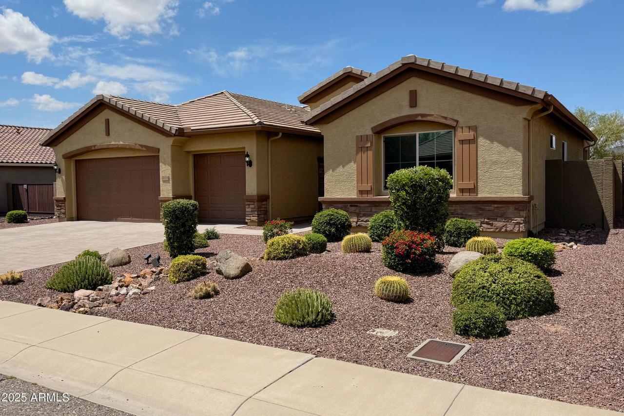 43916 N 50th Ln., New River, AZ 85087