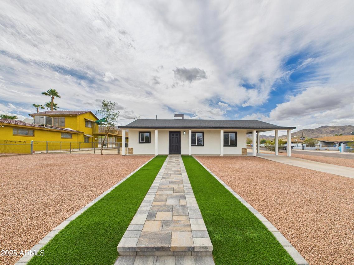 219 W Paseo Way, Phoenix, AZ 85041