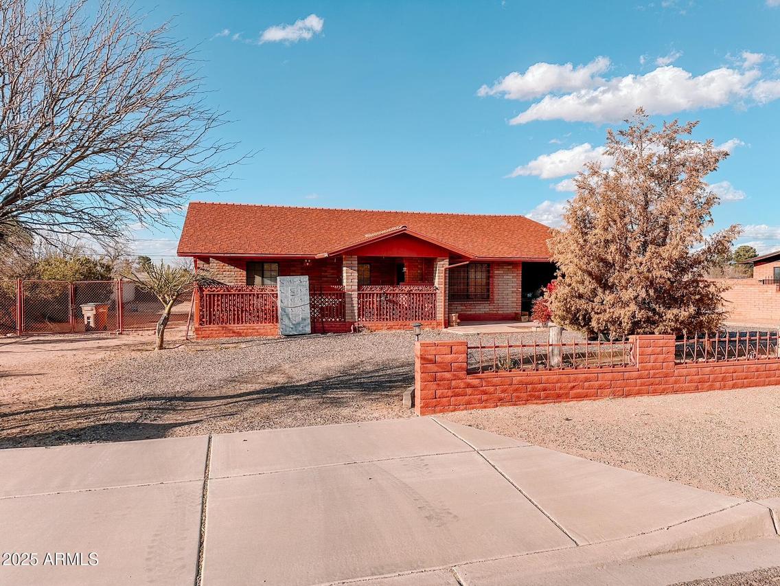 1860 E 21st St., Douglas, AZ 85607