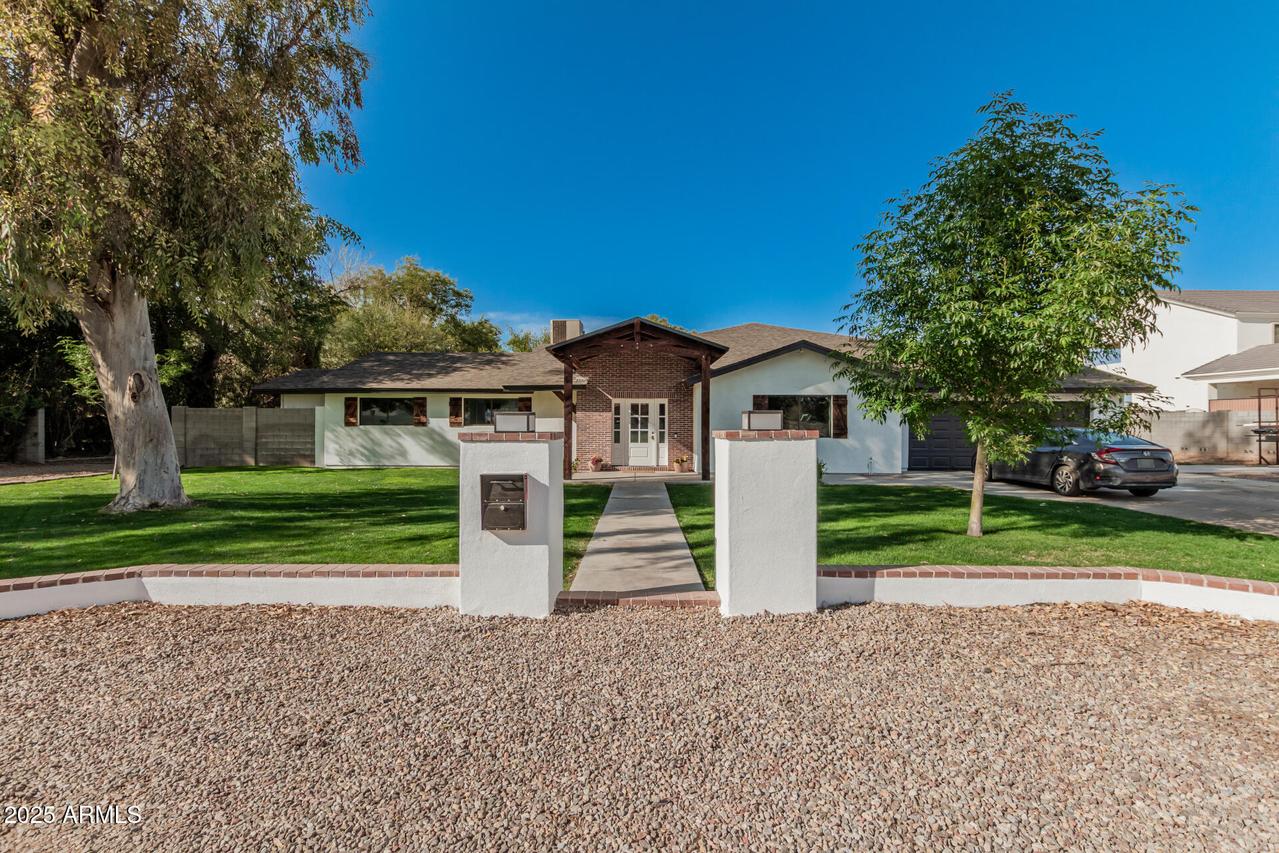 2218 E Maplewood St., Gilbert, AZ 85297