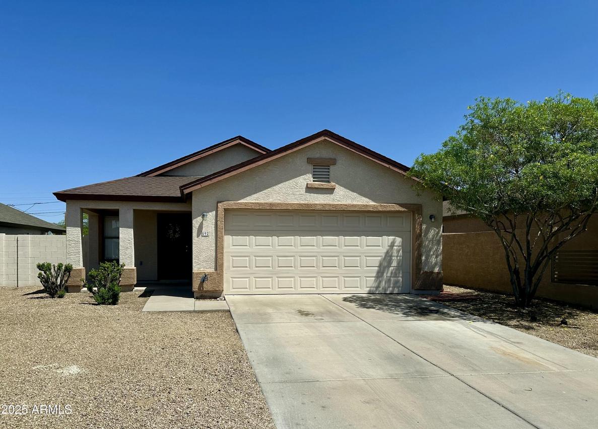 592 E 9th Ave., Apache Junction, AZ 85119