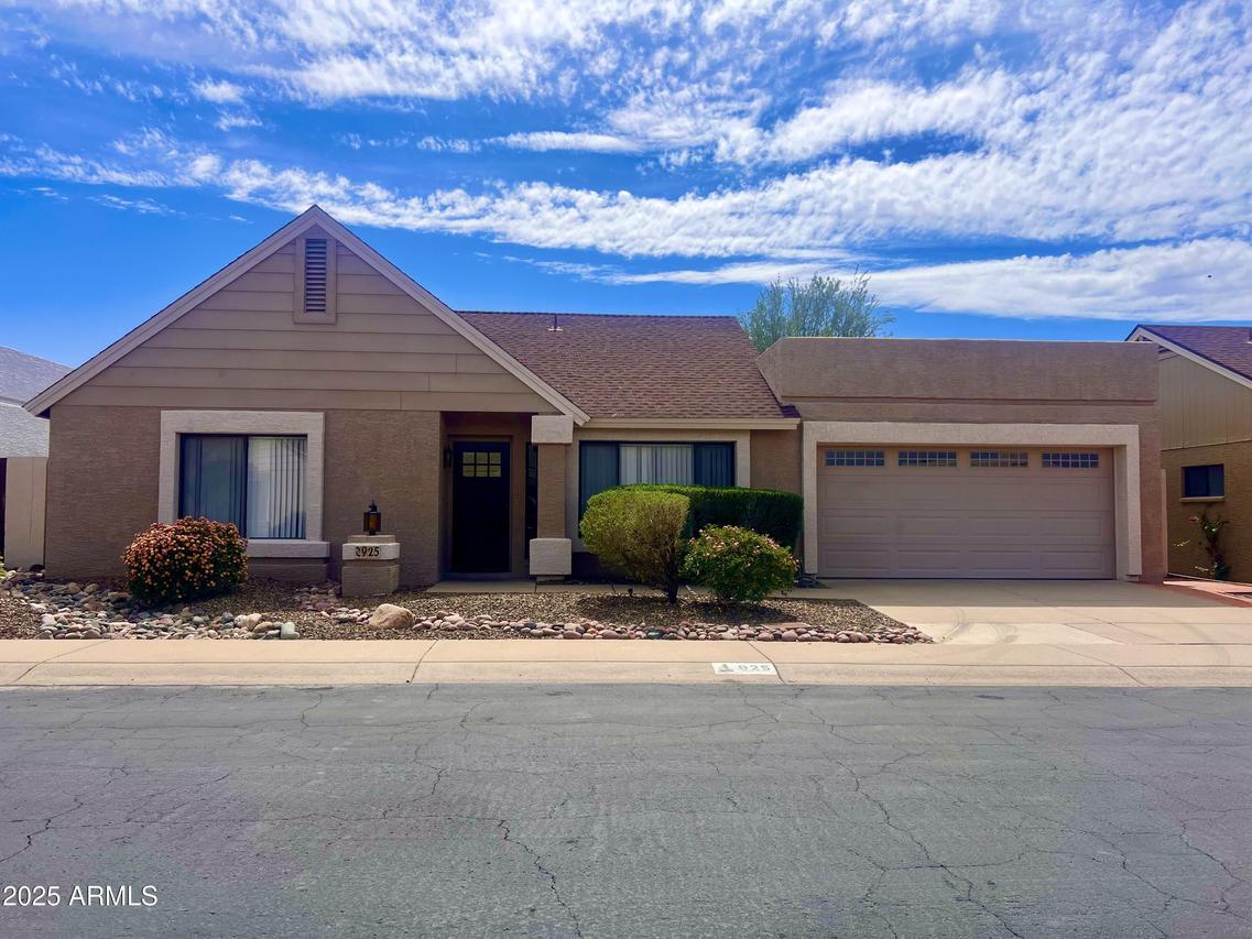 925 E Wagoner Rd., Phoenix, AZ 85022