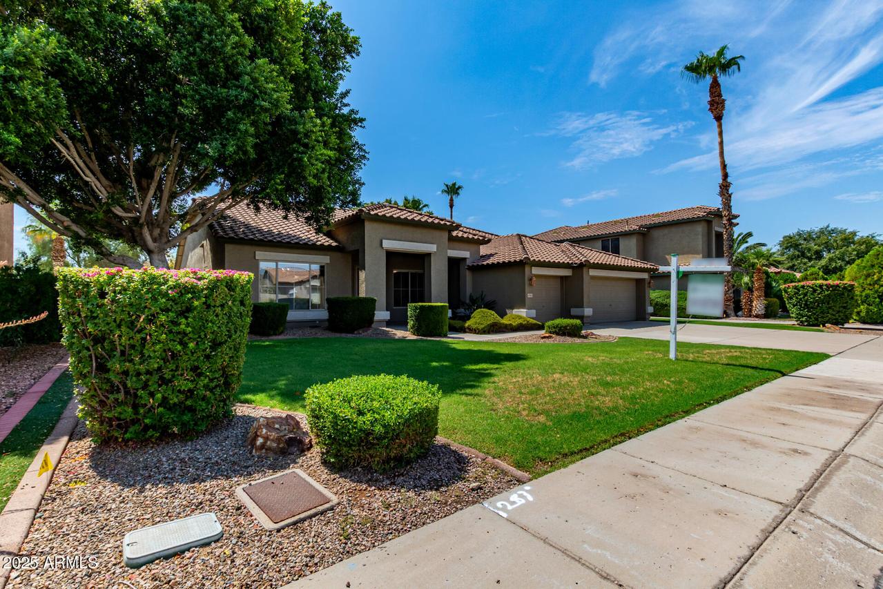 6793 W Angela Dr., Glendale, AZ 85308