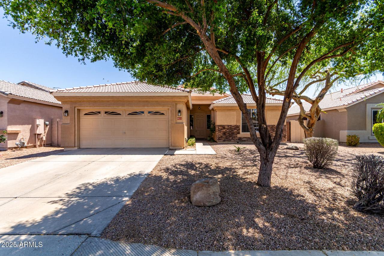 9511 E Kiva Ave., Mesa, AZ 85209