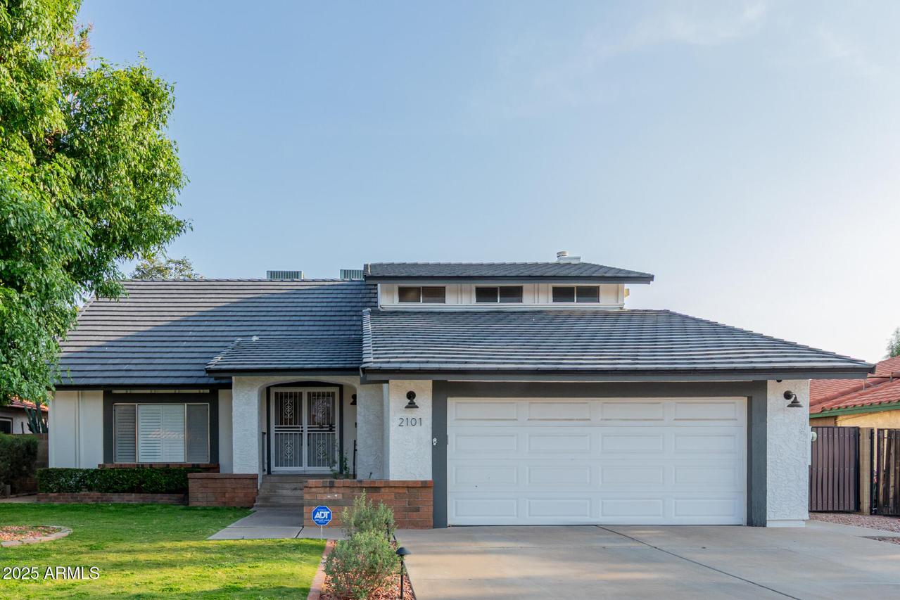 2101 E Ludlow Dr., Phoenix, AZ 85022