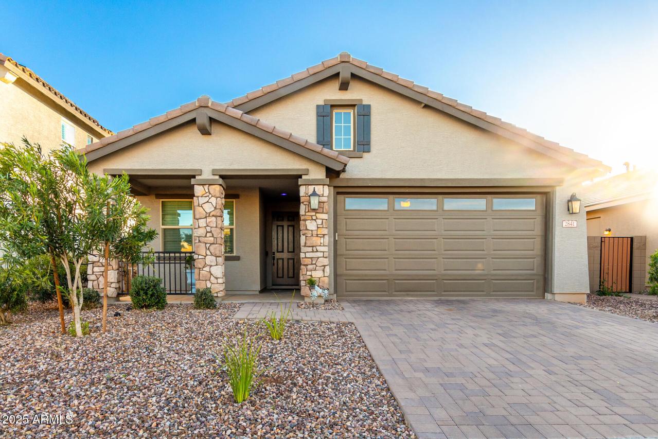 2841 W New River Dr., San Tan Valley, AZ 85144