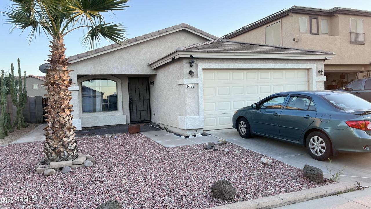 6221 W Raymond St., Phoenix, AZ 85043