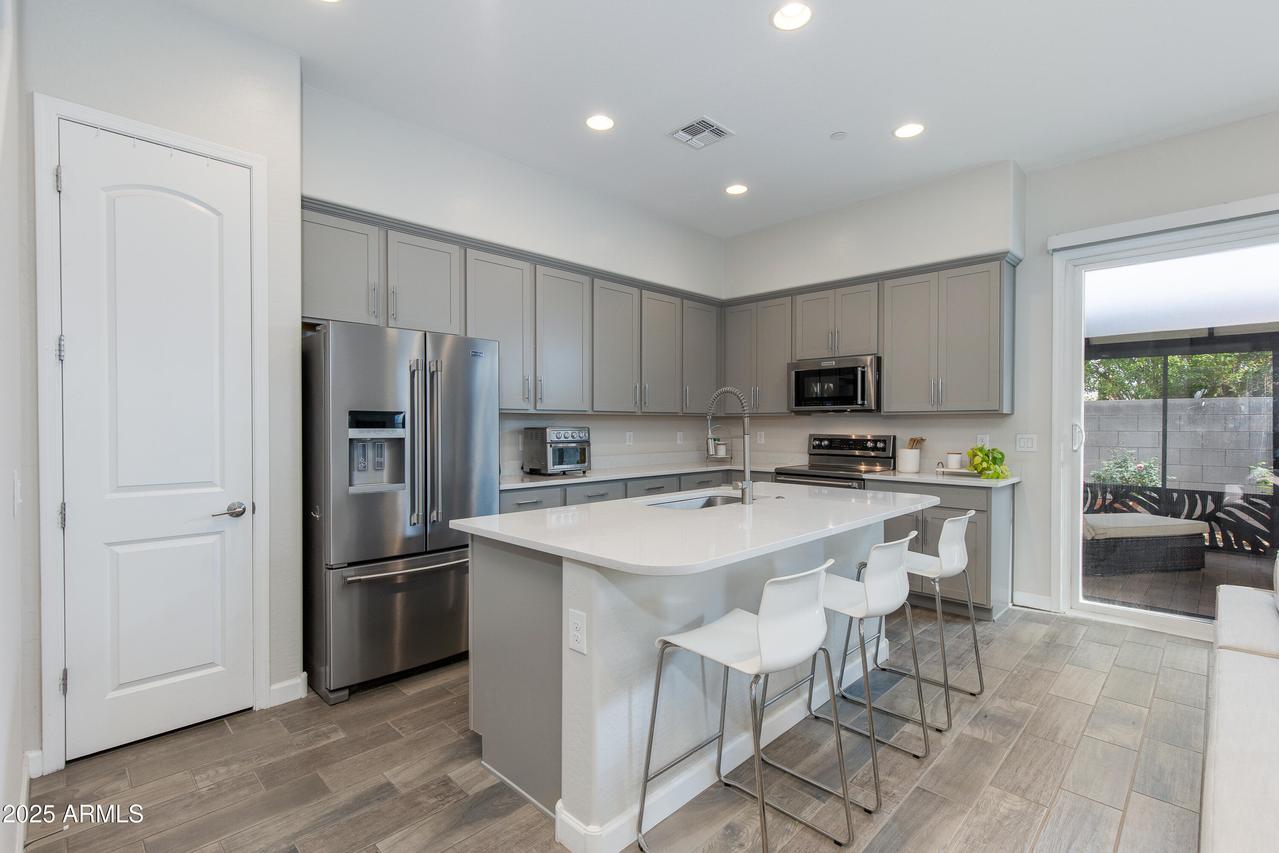 3045 N 37th Way, Phoenix, AZ 85018
