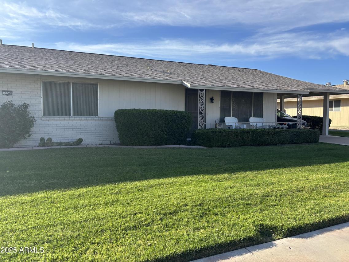 19046 N Signal Butte Cir., Sun City, AZ 85373