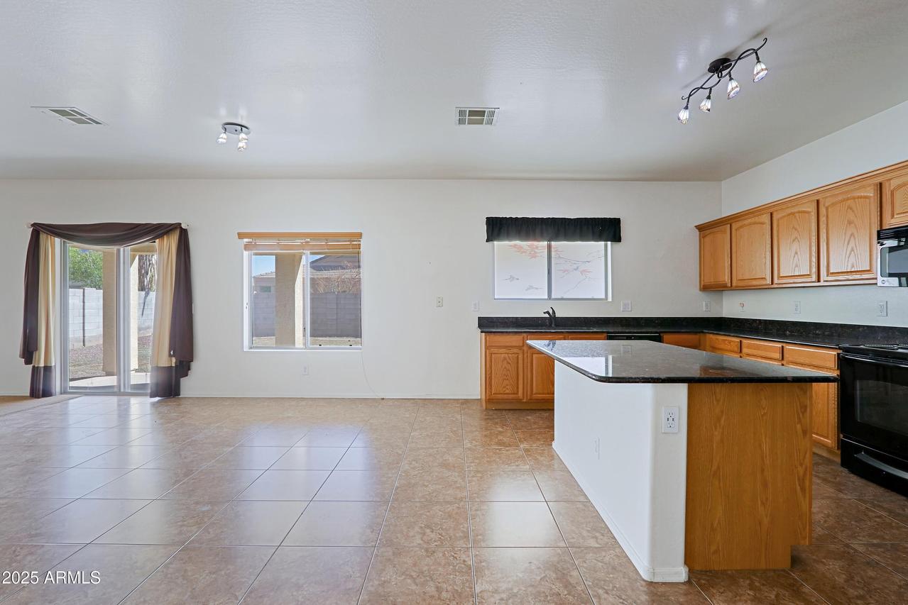 9541 W Frank Ave., Peoria, AZ 85382